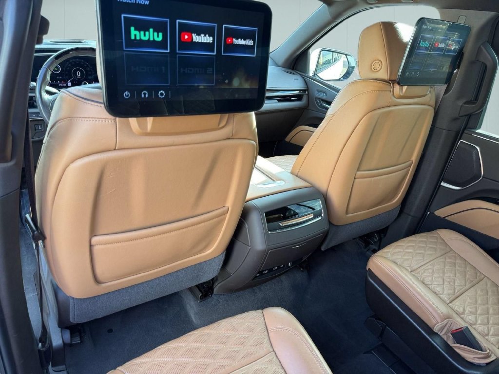 Used 2024 Cadillac Escalade Sport w/ Touring Package AWD/4WD image 28