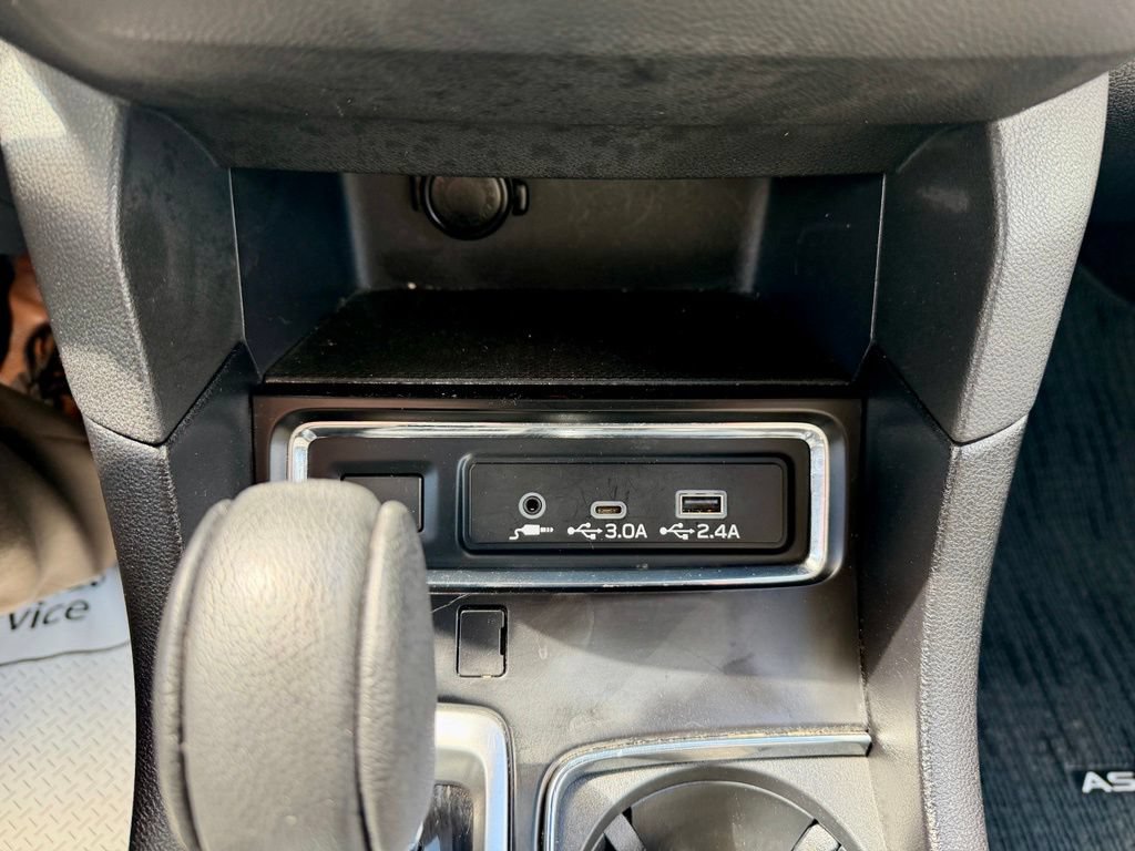 Used 2024 Subaru Ascent Limited AWD/4WD image 19
