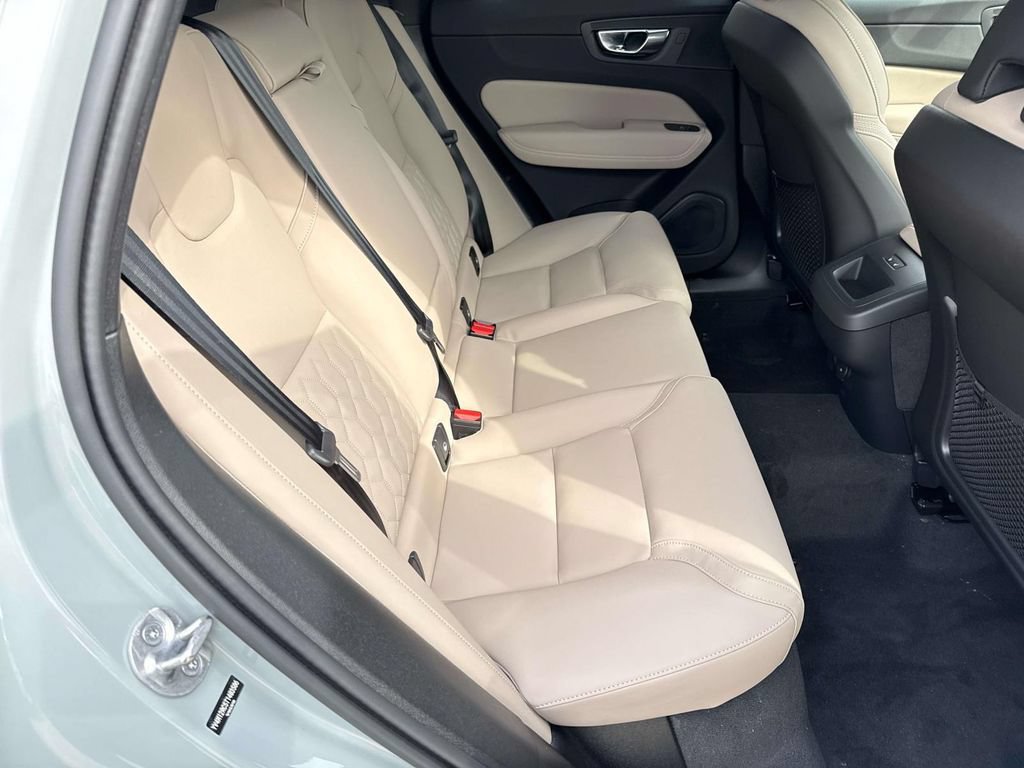 New 2026 Volvo XC60 B5 Plus w/ Climate Package AWD/4WD image 12