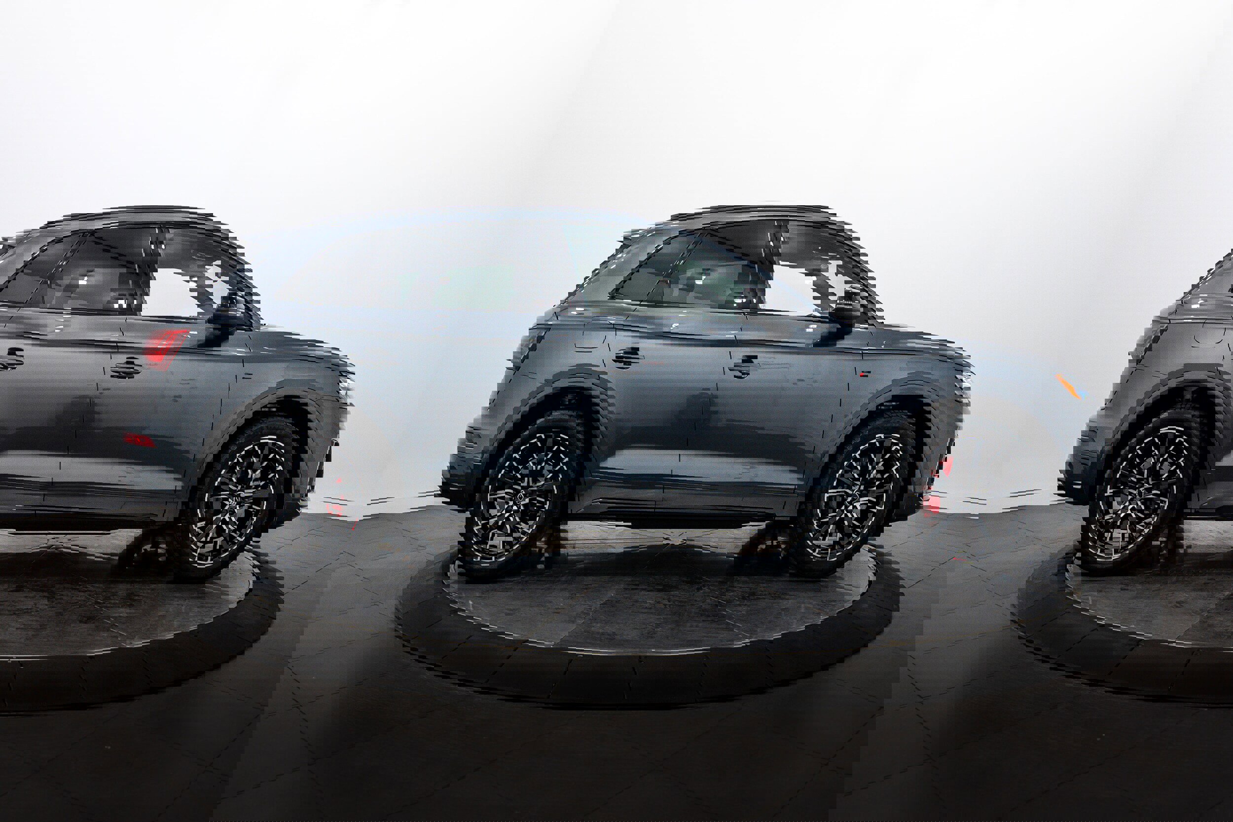 Certified 2022 Audi SQ5 Premium Plus image 3