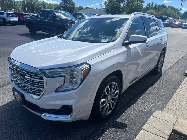 Used 2023 GMC Terrain Denali AWD/4WD image 4