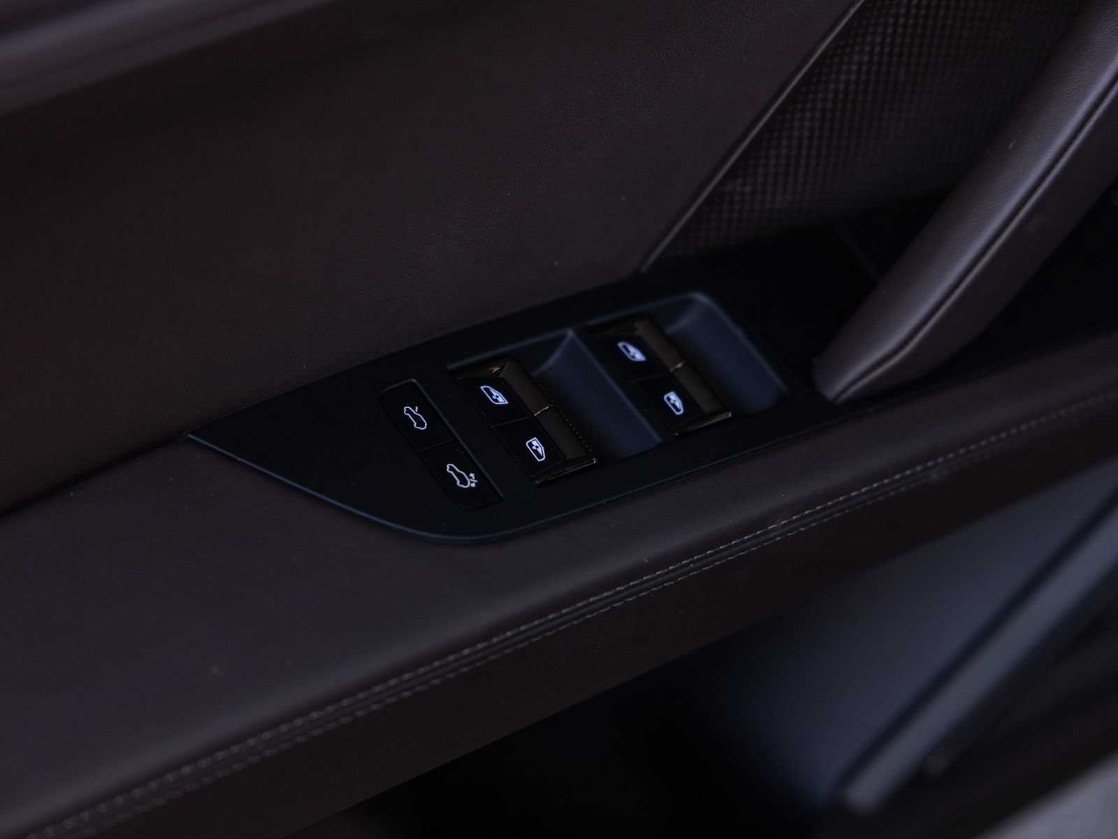 New 2026 Porsche Cayenne Turbo AWD/4WD image 48