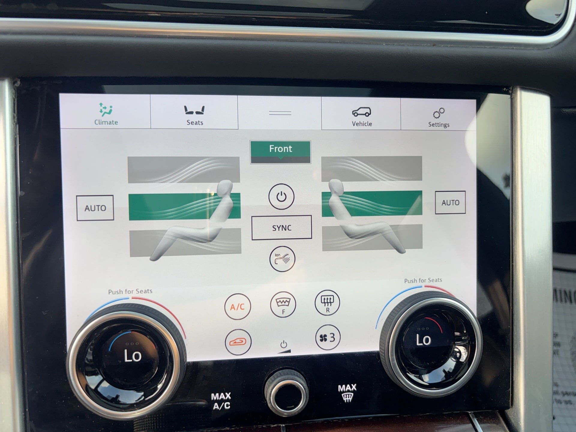 Used 2019 Land Rover Range Rover HSE AWD/4WD image 17