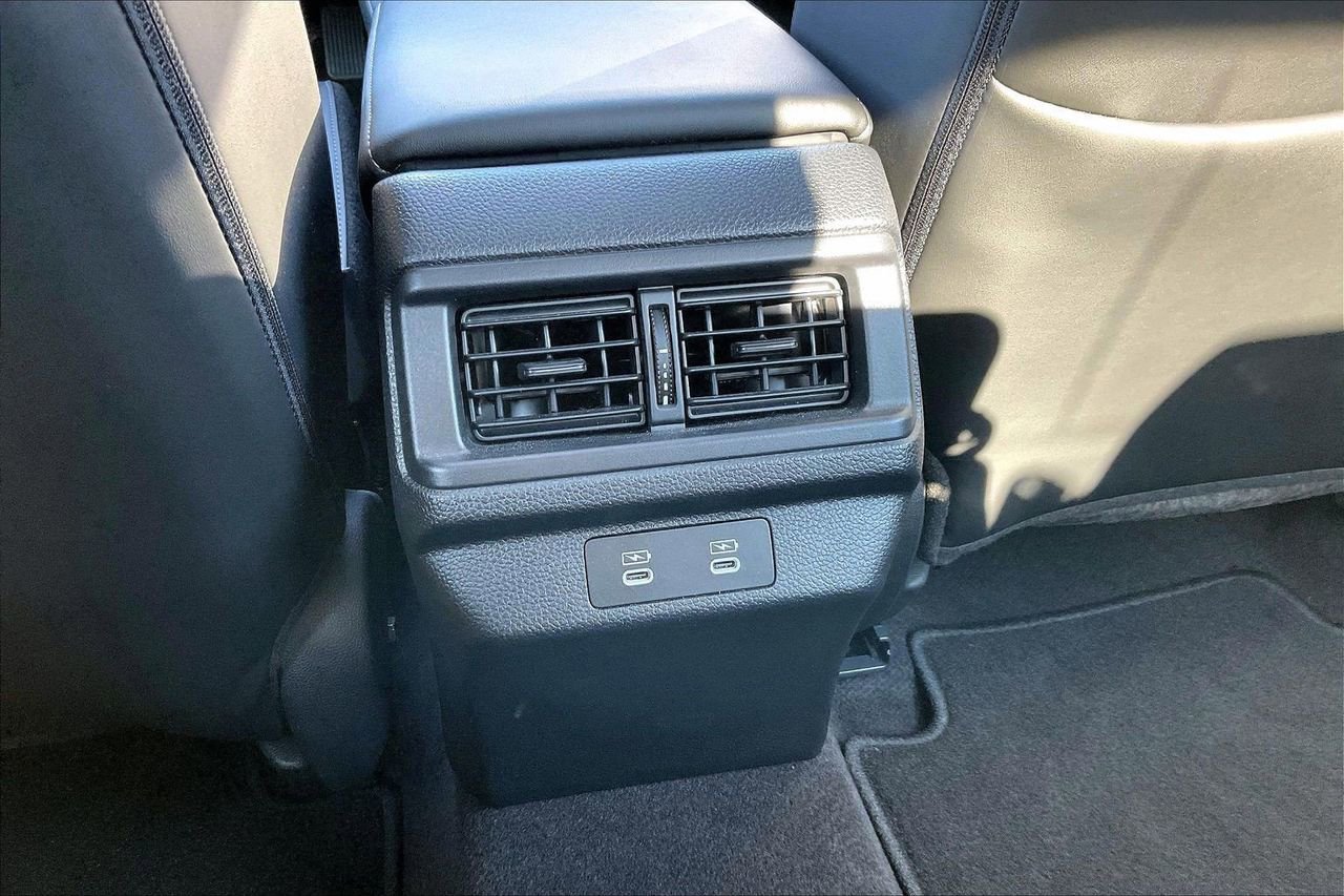 Used 2024 Honda Accord Touring image 18