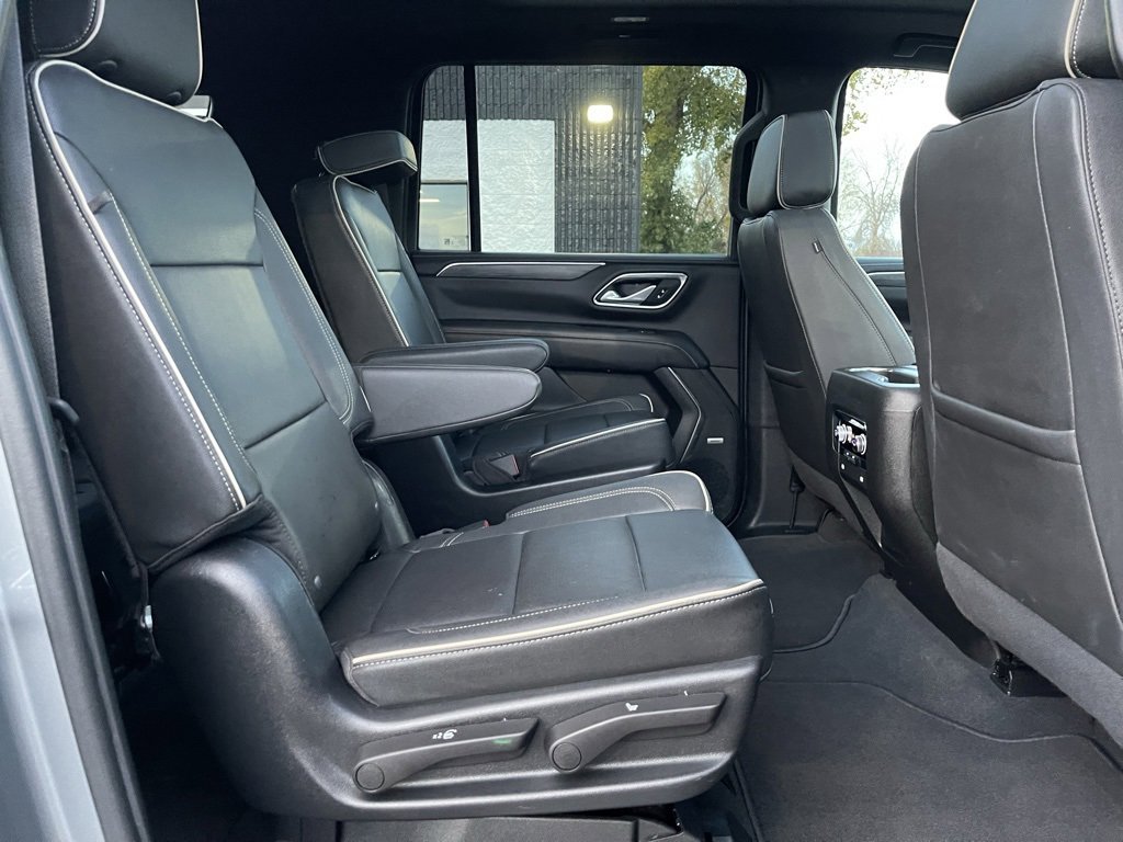 Used 2023 GMC Yukon XL SLT image 35