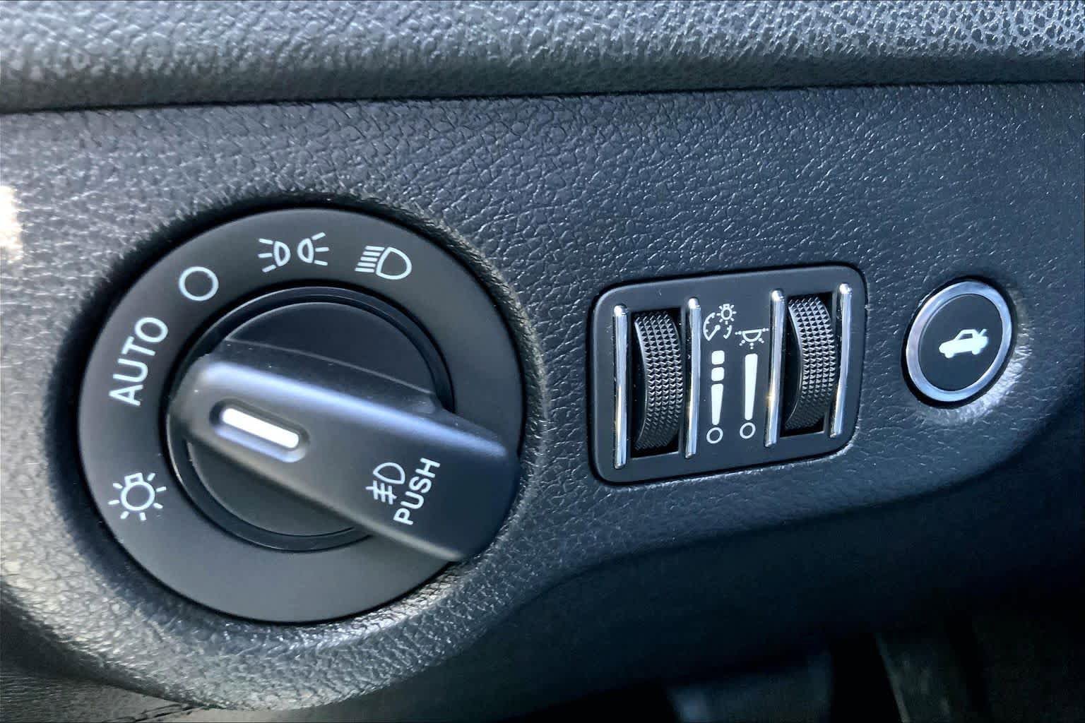 Used 2022 Dodge Charger Scat Pack w/ Harman/Kardon Audio Group RWD image 35