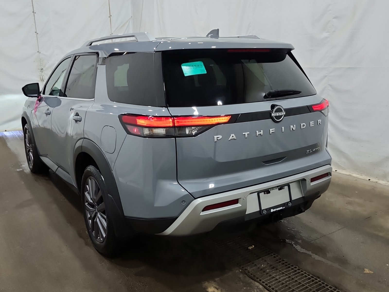 Used 2023 Nissan Pathfinder SL AWD/4WD image 6