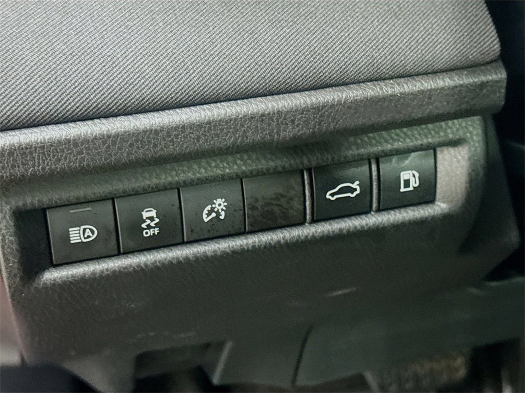 Used 2025 Toyota Camry LE image 13