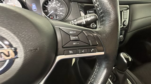 Used 2020 Nissan Rogue S FWD image 16