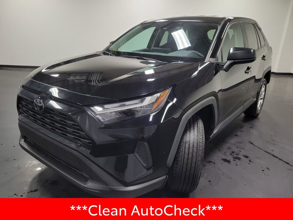Used 2023 Toyota RAV4 LE image 4