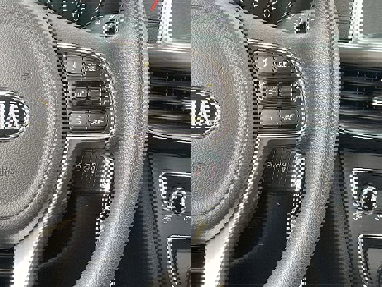 Used 2018 Kia Optima LX image 23