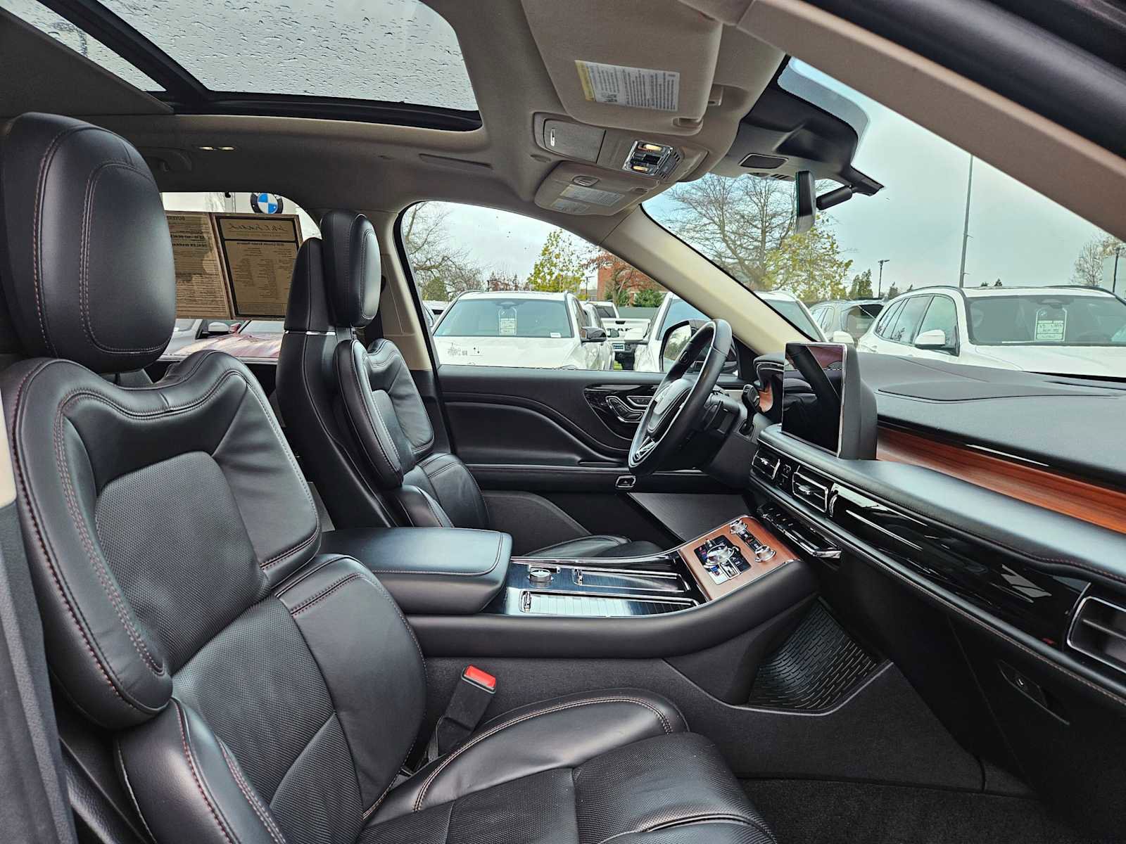 Used 2020 Lincoln Aviator Reserve w/ Equipment Group 202A image 11