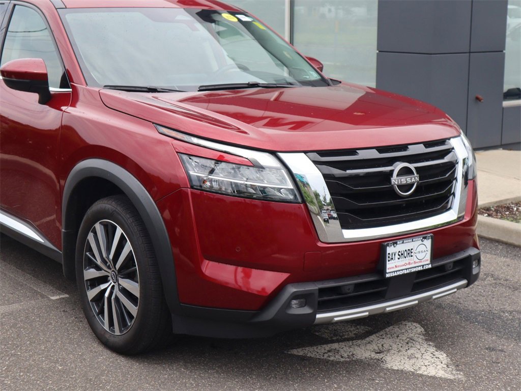 Certified 2022 Nissan Pathfinder Platinum w/ Cargo Package image 4