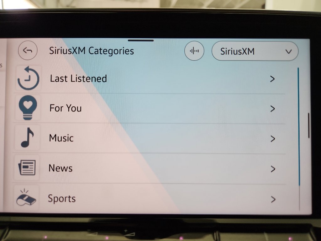 Certified 2025 Volkswagen Atlas Cross Sport SE FWD image 18