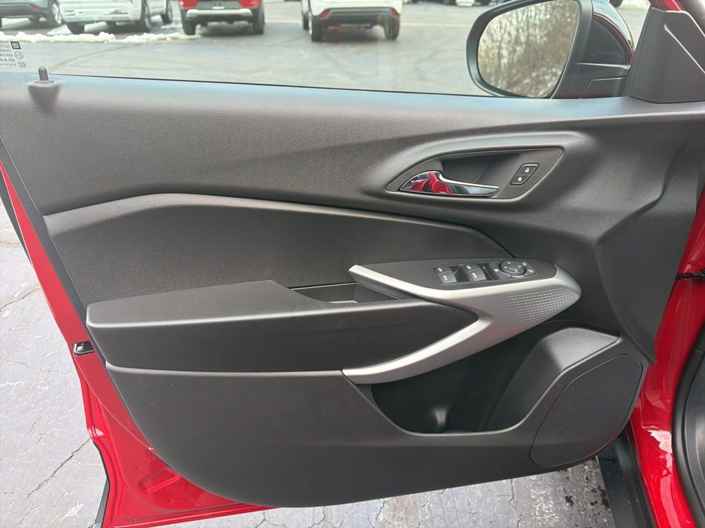 New 2026 Chevrolet Trax RS w/ Sunroof Package image 7