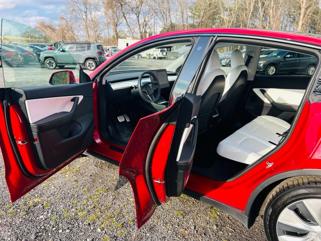 Used 2021 Tesla Model Y Performance image 10