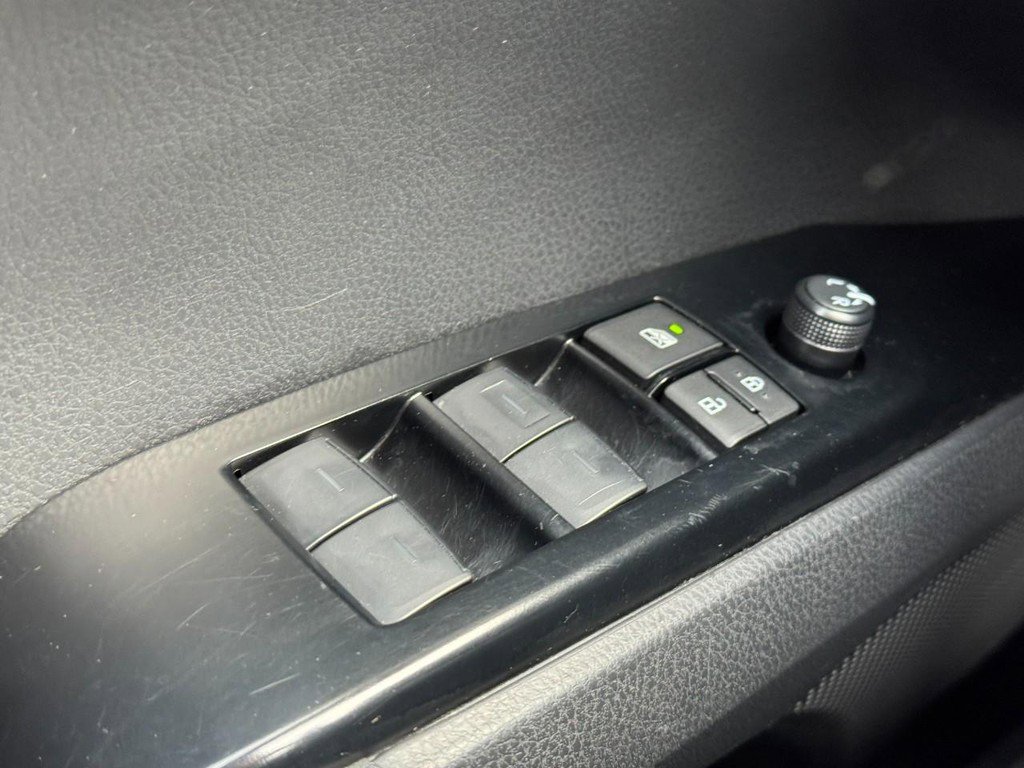 Used 2025 Toyota Camry image 21