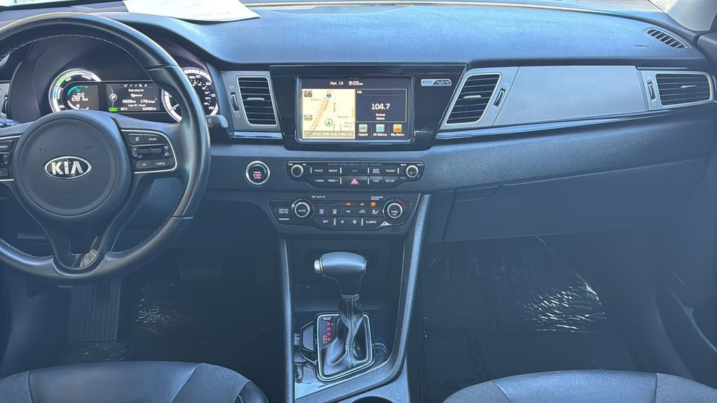 Used 2017 Kia Niro EX image 9