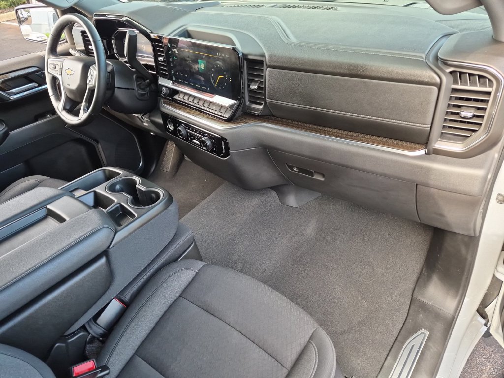 Certified 2024 Chevrolet Silverado 1500 LT AWD/4WD image 29