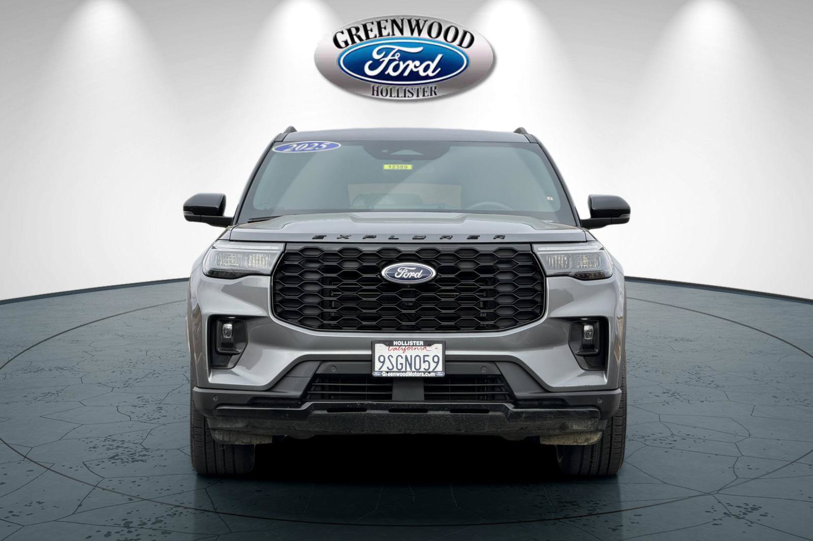 Certified 2025 Ford Explorer ST-Line AWD/4WD image 9