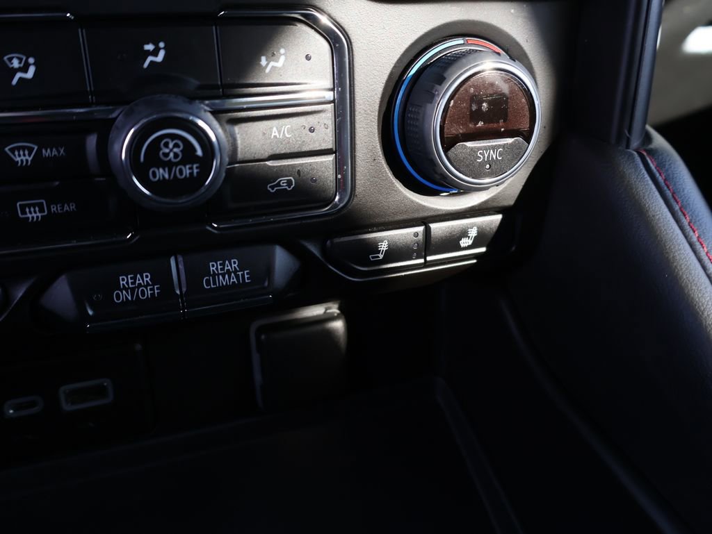 Used 2021 Chevrolet Suburban RST image 43