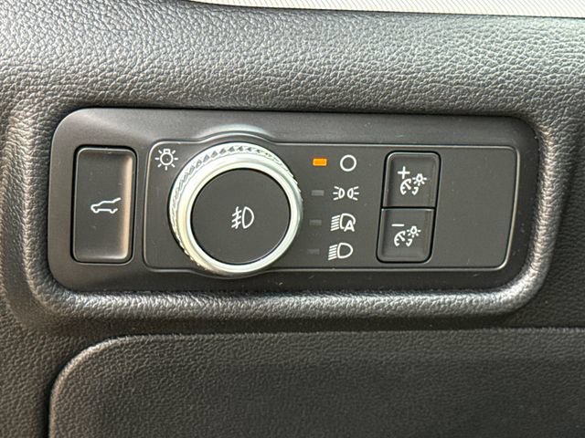 Used 2021 Ford Explorer XLT w/ Equipment Group 202A RWD image 23