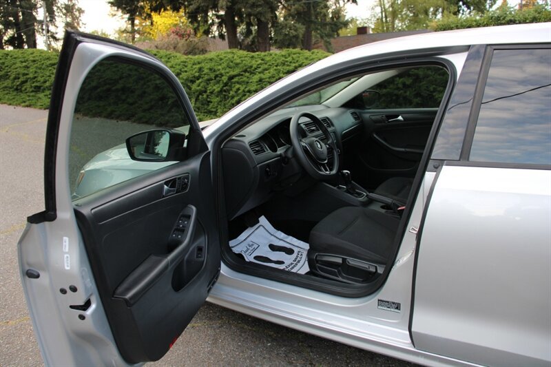 Used 2016 Volkswagen Jetta S FWD image 5