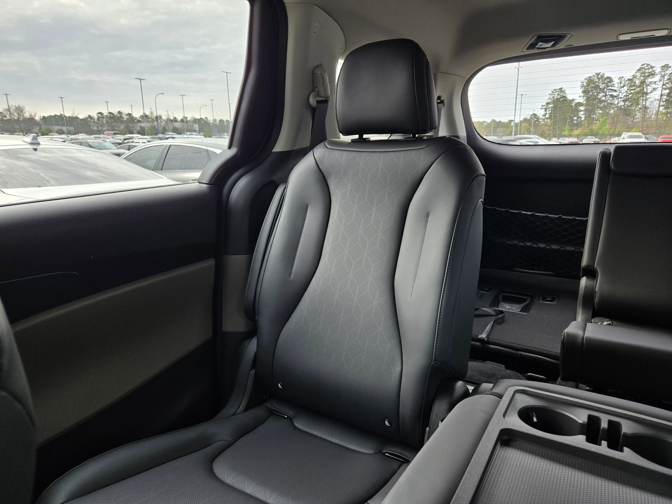 New 2026 Kia Carnival FWD image 12