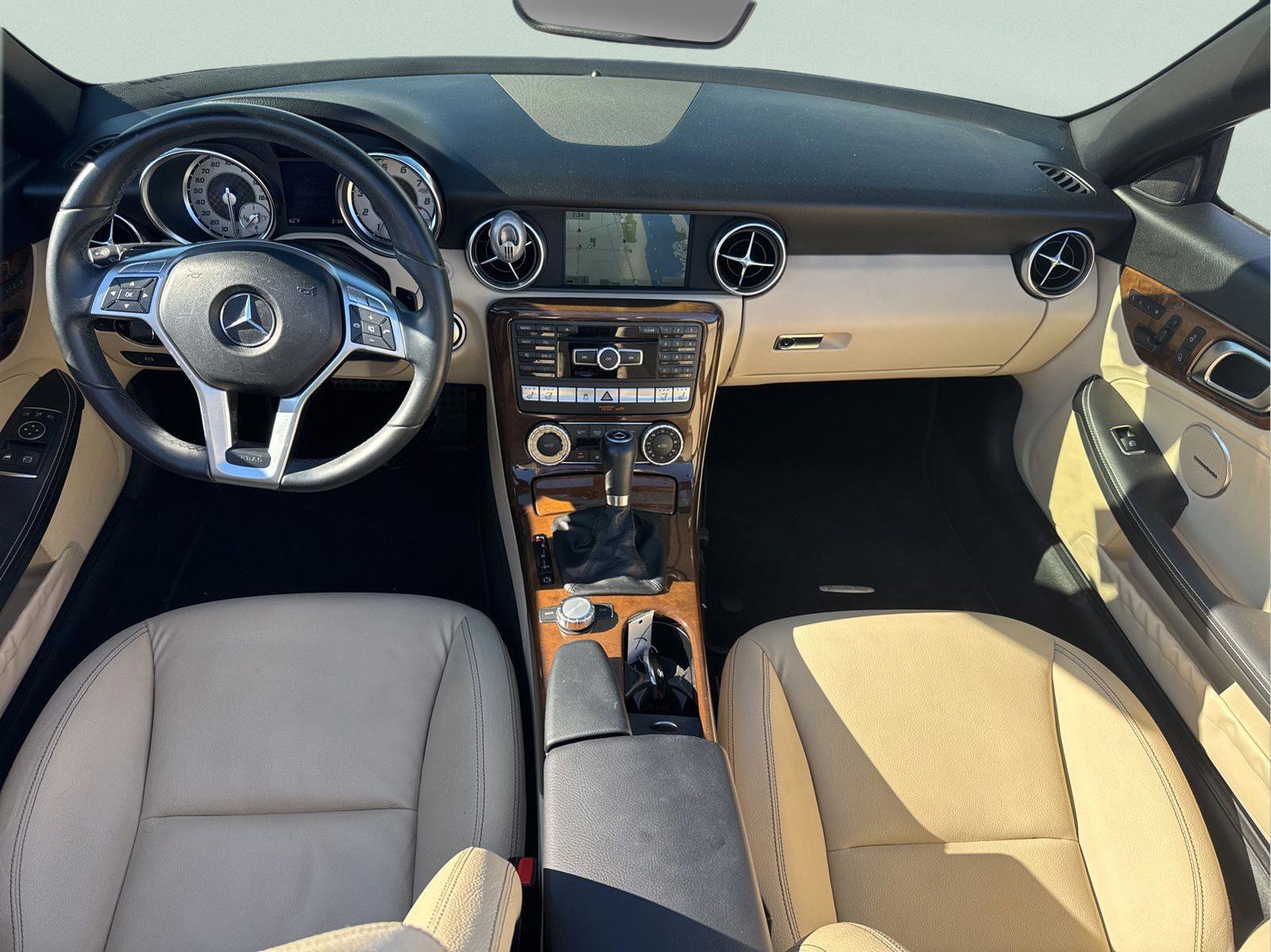 Used 2015 Mercedes-Benz SLK 250 w/ Premium Package image 19