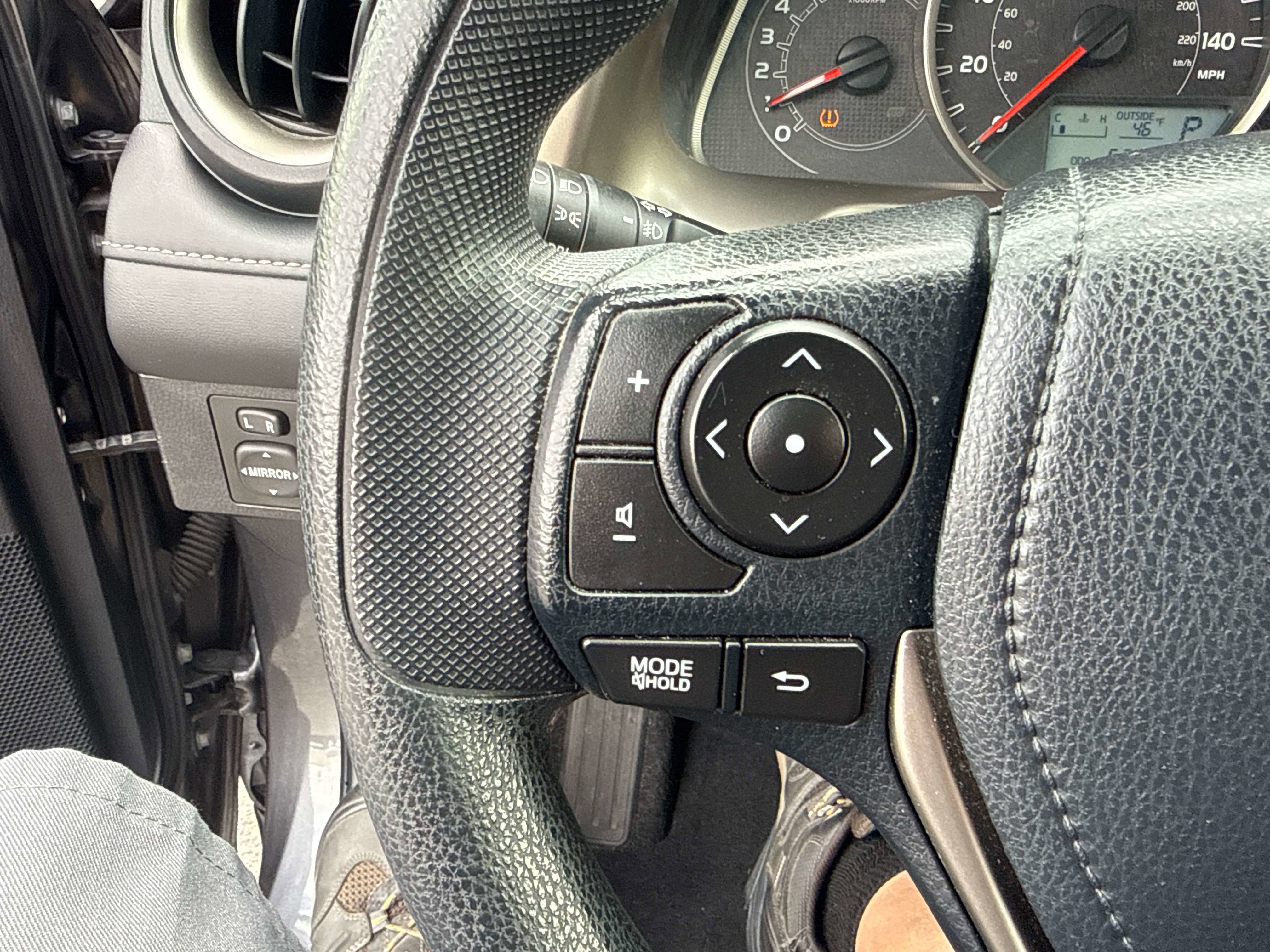 Used 2015 Toyota RAV4 XLE AWD/4WD image 24