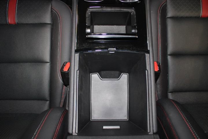 Used 2024 Chevrolet Traverse RS image 33