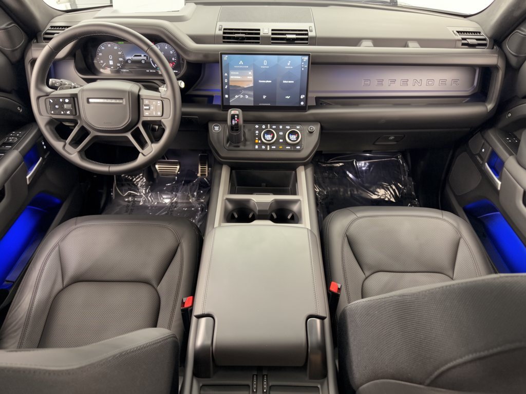 Used 2025 Land Rover Defender 110 V8 AWD/4WD image 17