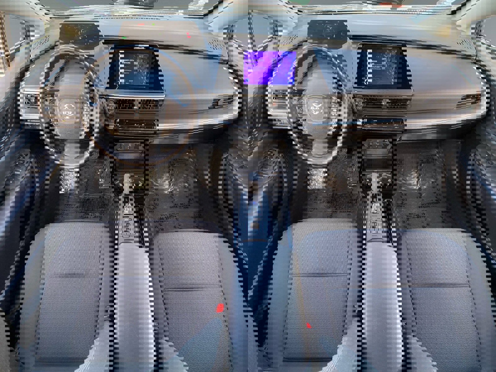 Used 2024 Toyota Prius LE image 10