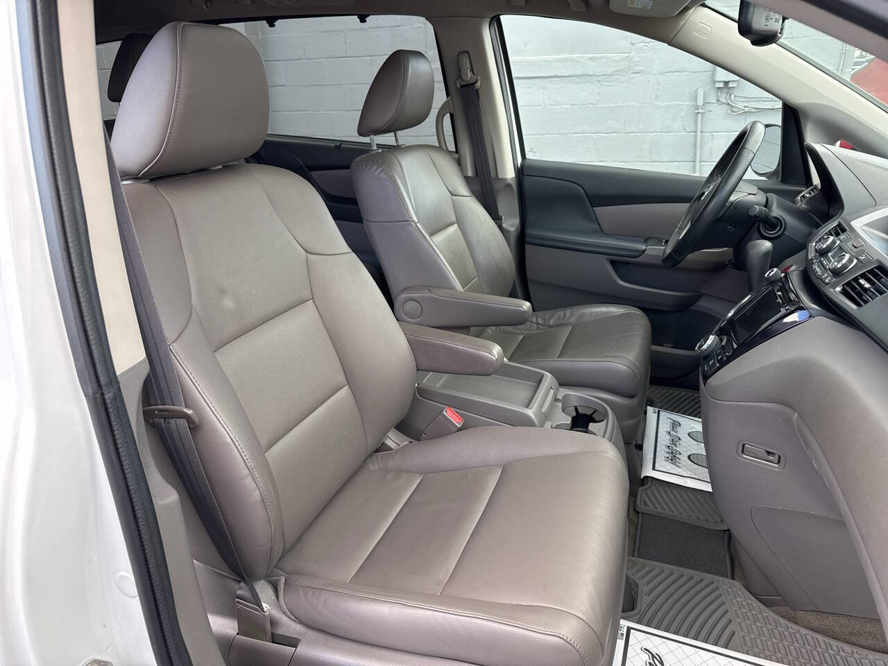 Used 2014 Honda Odyssey EX-L image 24