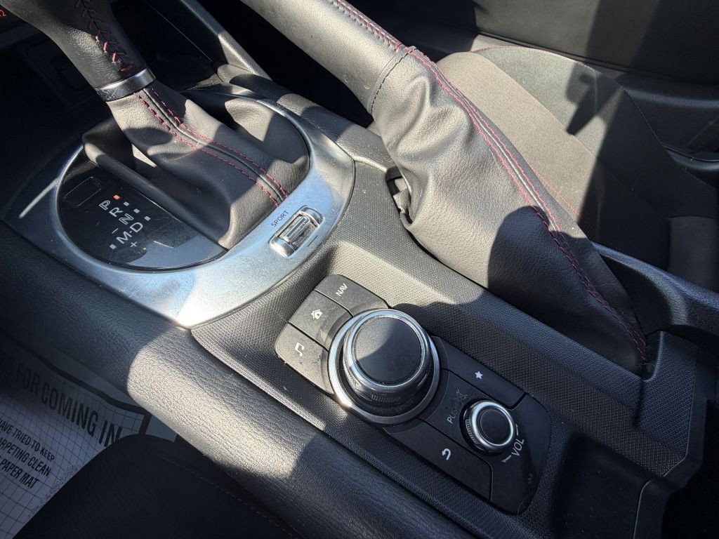Used 2016 MAZDA MX-5 Miata Club image 12