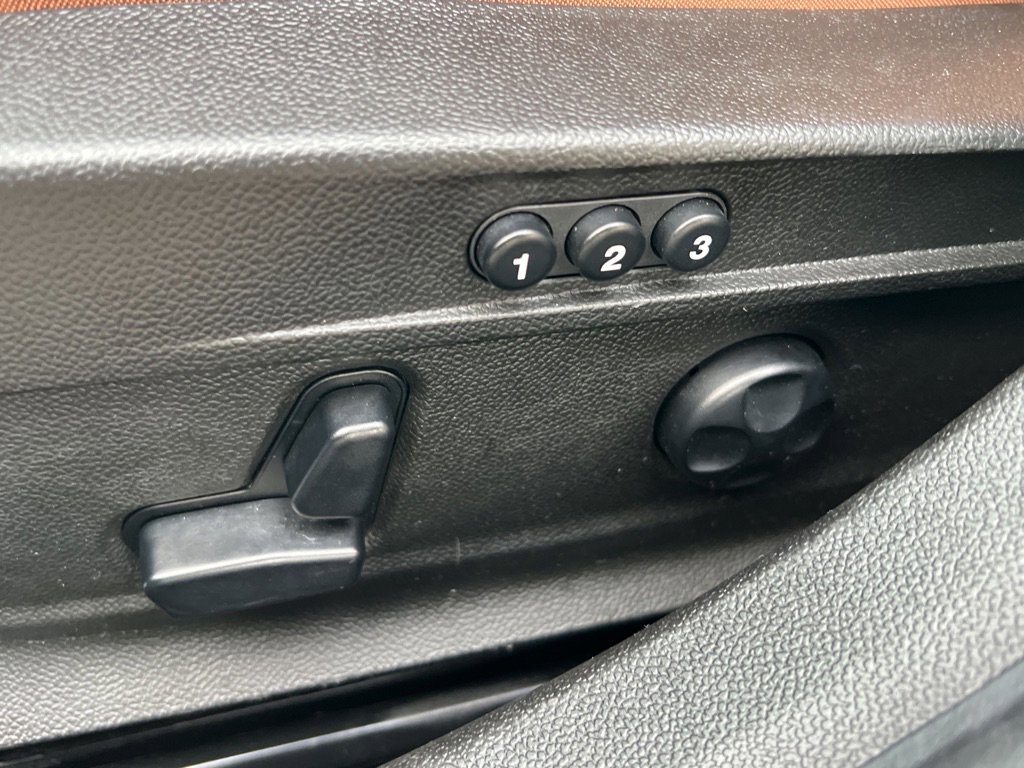 Used 2018 Alfa Romeo Giulia Ti w/ TI Leather Package image 38