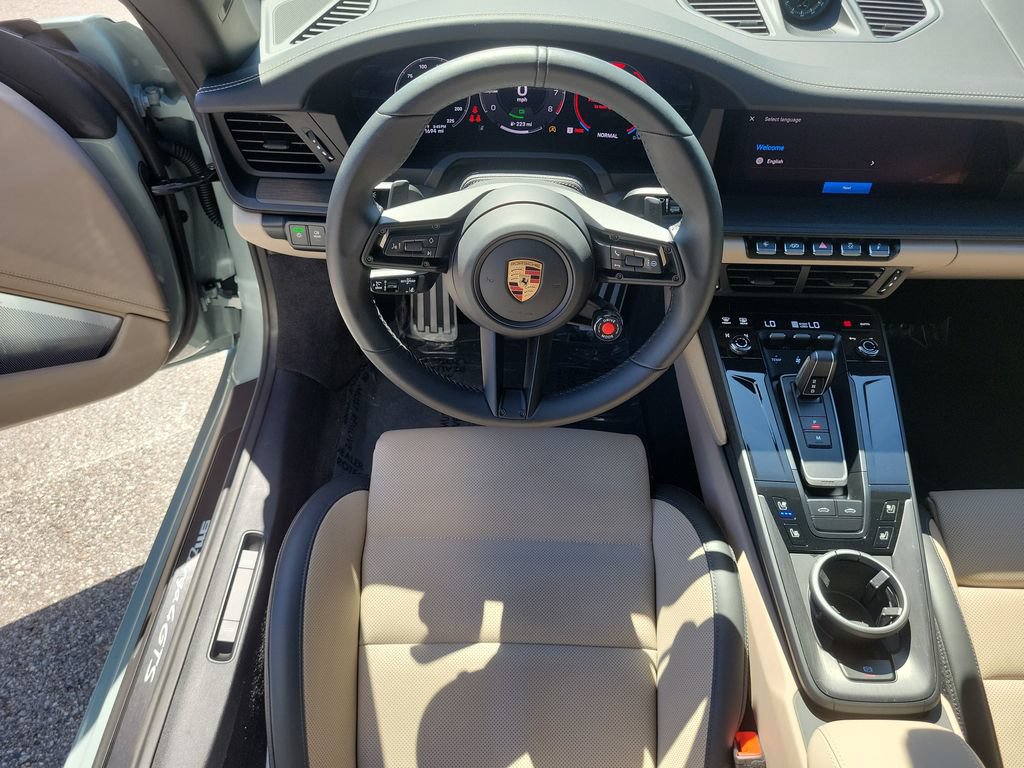 Certified 2025 Porsche 911 Targa 4 GTS AWD/4WD image 21