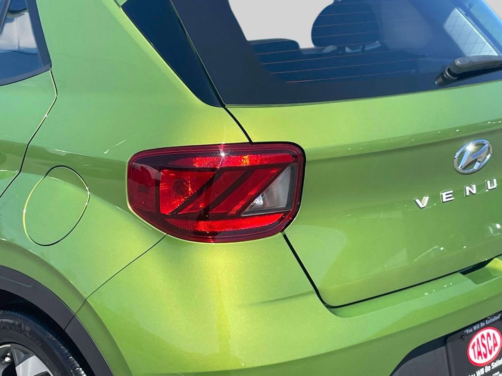 Used 2023 Hyundai Venue SEL image 11