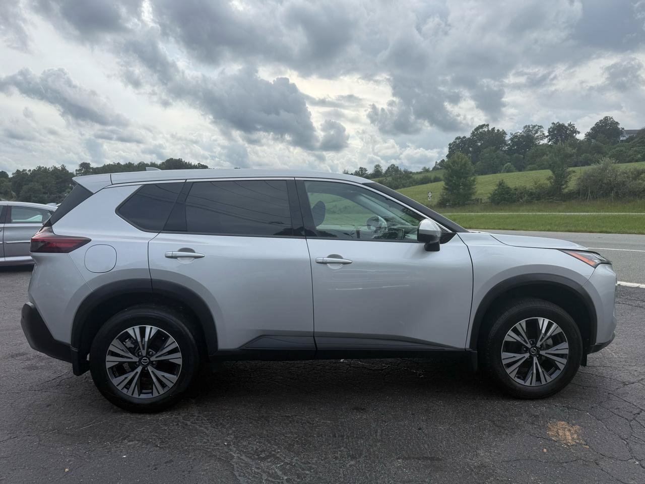Used 2021 Nissan Rogue SV AWD/4WD image 8