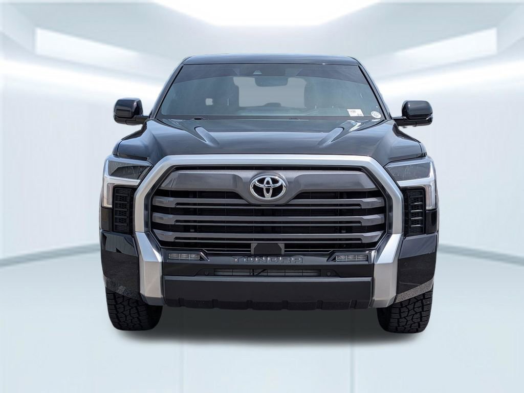 Used 2025 Toyota Tundra Limited AWD/4WD image 10