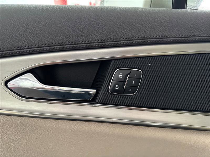 Used 2019 Lincoln Nautilus Premier image 19