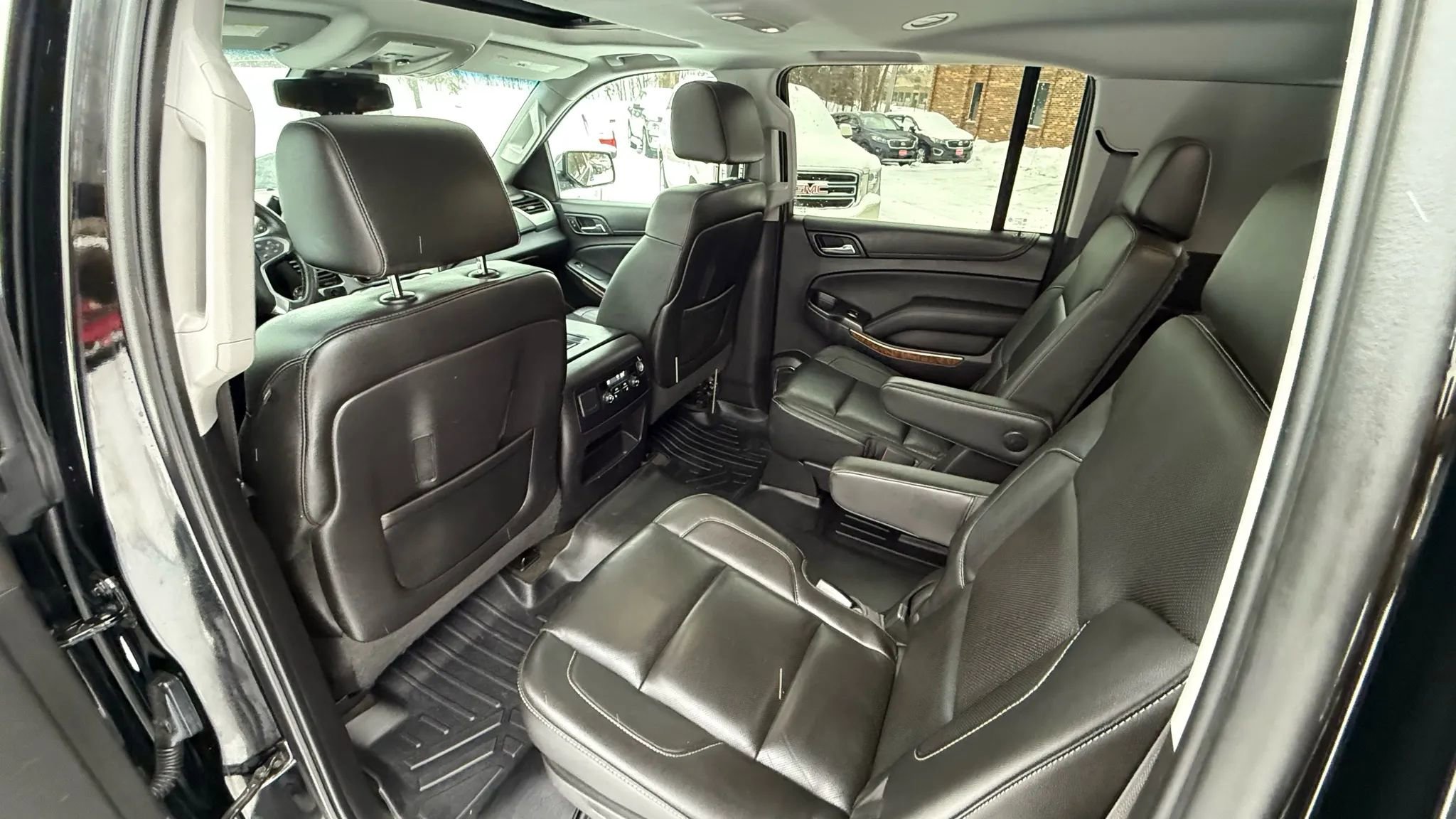 Used 2015 Chevrolet Suburban LTZ image 24