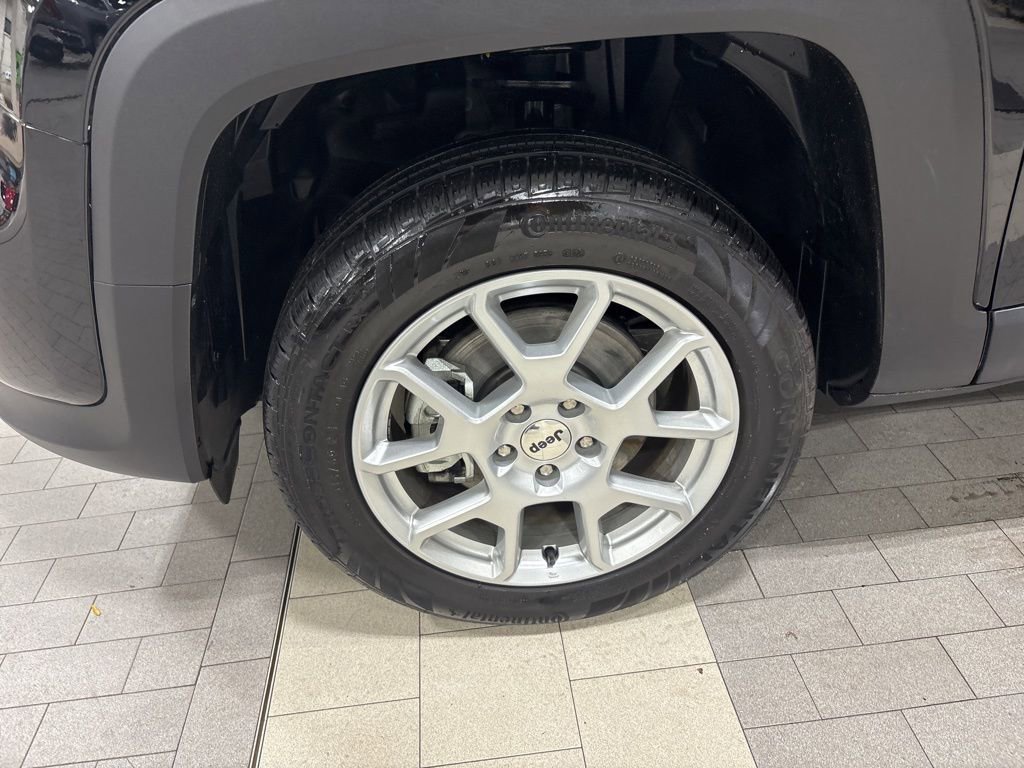 Used 2022 Jeep Renegade Latitude image 17