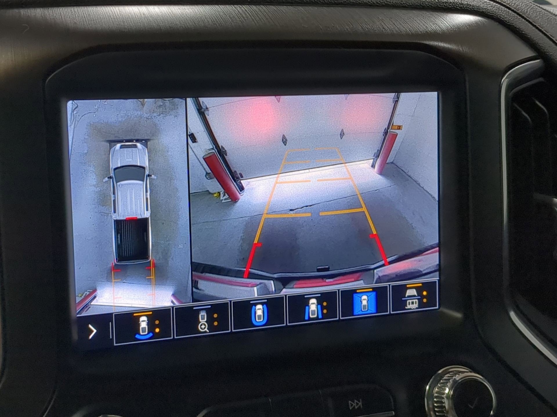 Used 2022 GMC Sierra 3500 AT4 w/ AT4 Premium Plus Package image 14