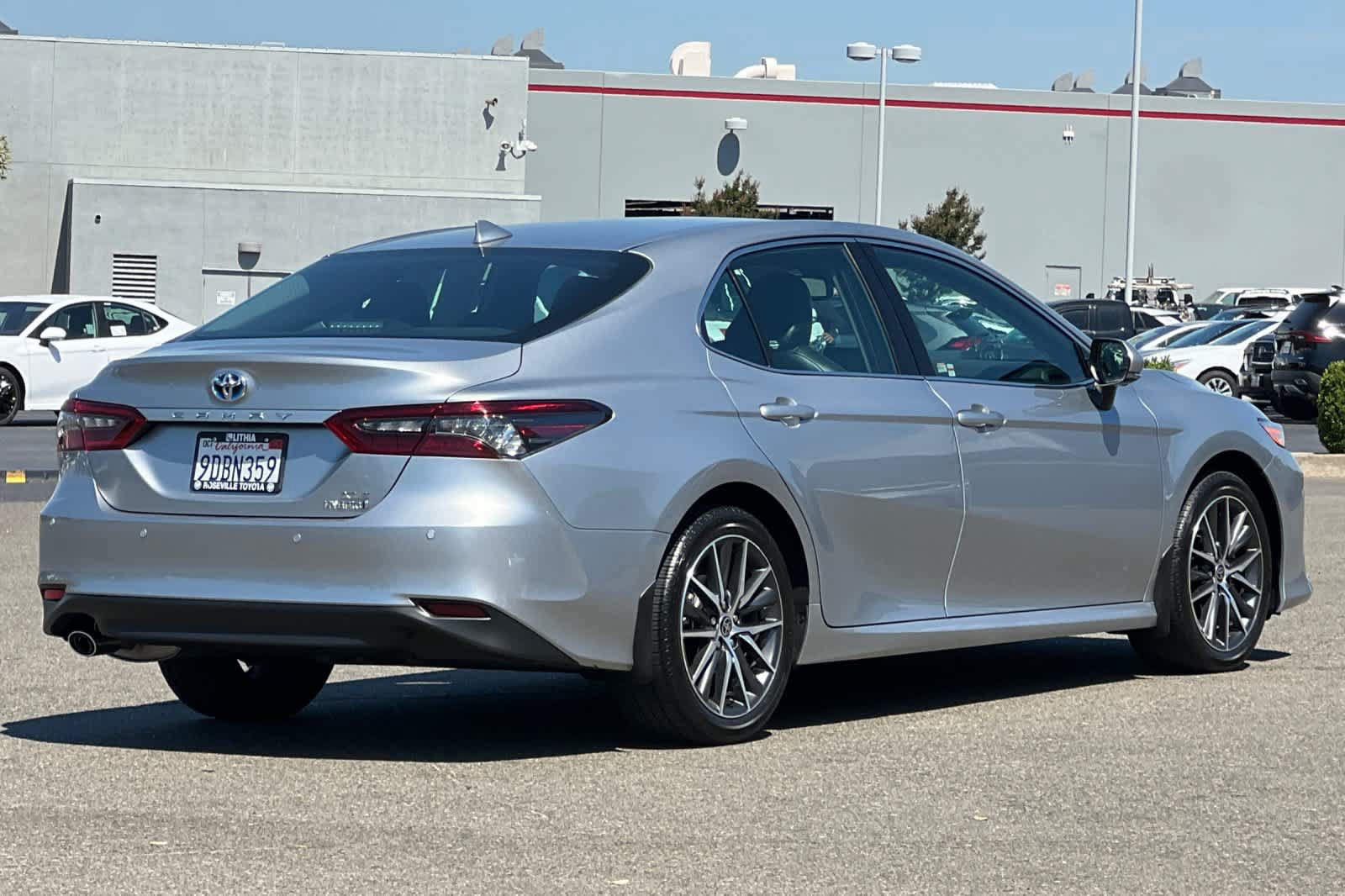 Used 2023 Toyota Camry XLE w/ Navigation Package FWD image 2