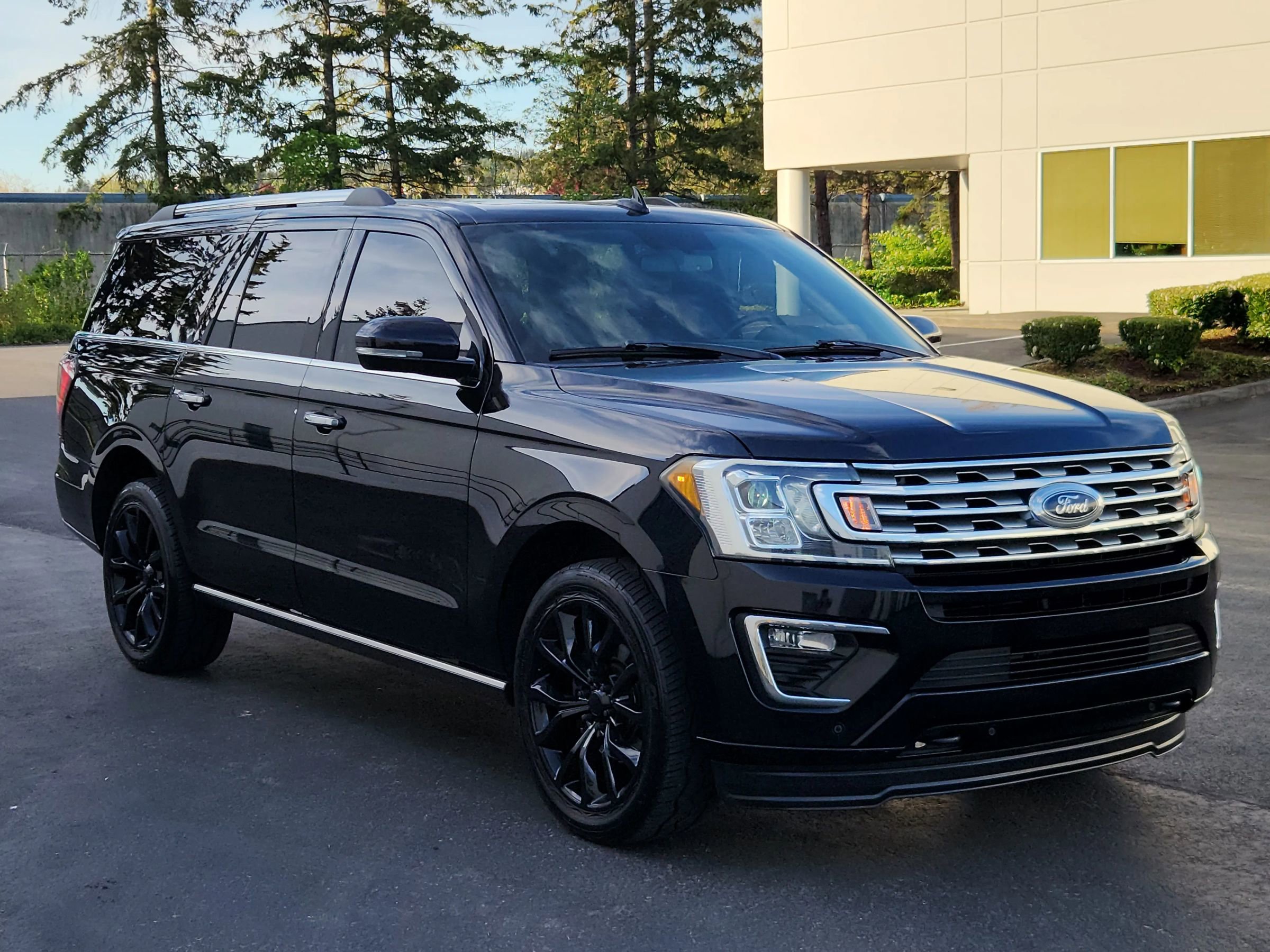 Used 2019 Ford Expedition Max Limited AWD/4WD image 5
