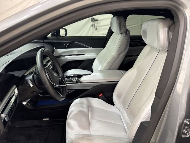 Used 2024 Cadillac Lyriq Luxury AWD/4WD image 17