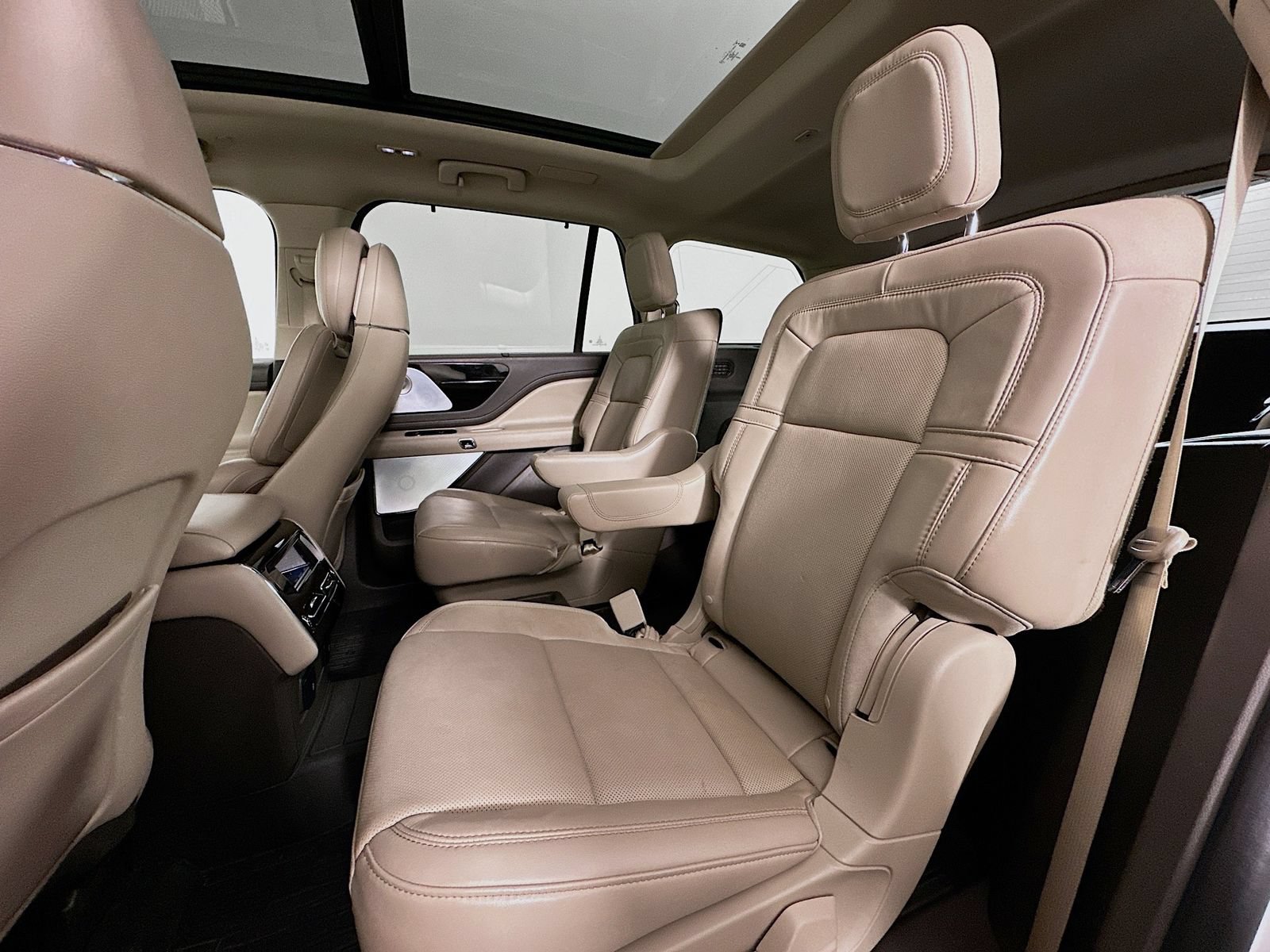 Used 2021 Lincoln Aviator Reserve w/ Equipment Group 201A AWD/4WD image 26