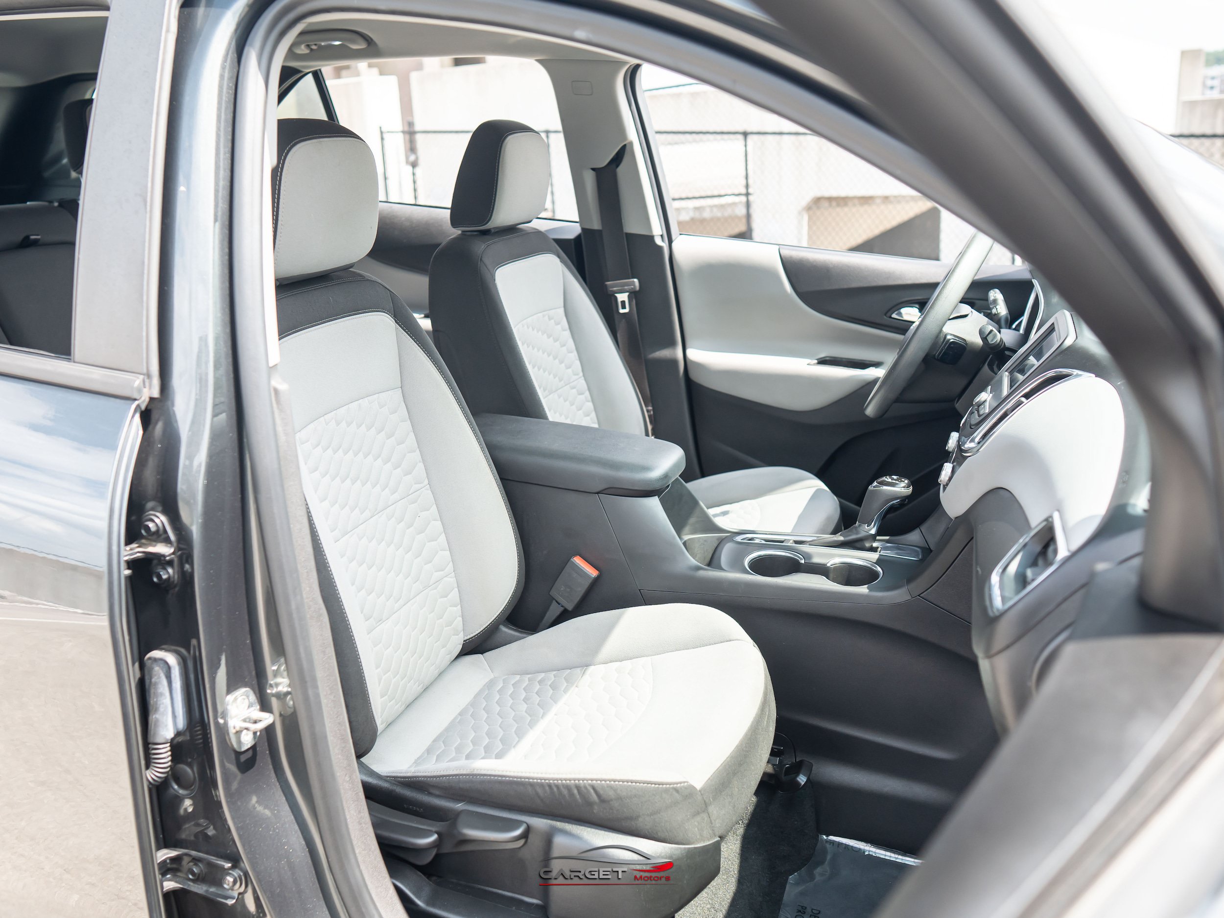 Used 2020 Chevrolet Equinox LS FWD image 17