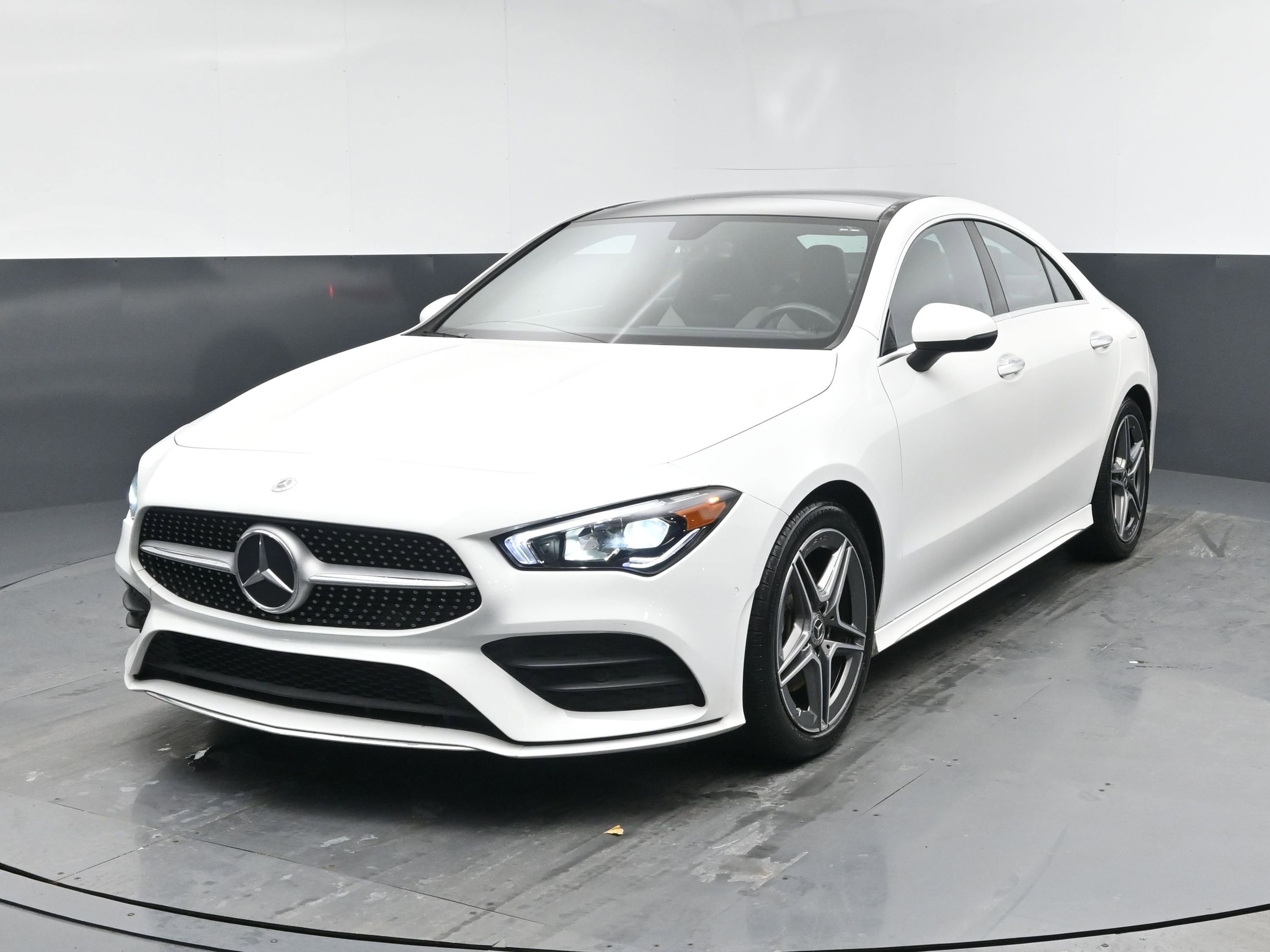 Used 2022 Mercedes-Benz CLA 250 4MATIC w/ AMG Line image 1